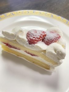 セブンプレミアム「苺のショートケーキ」